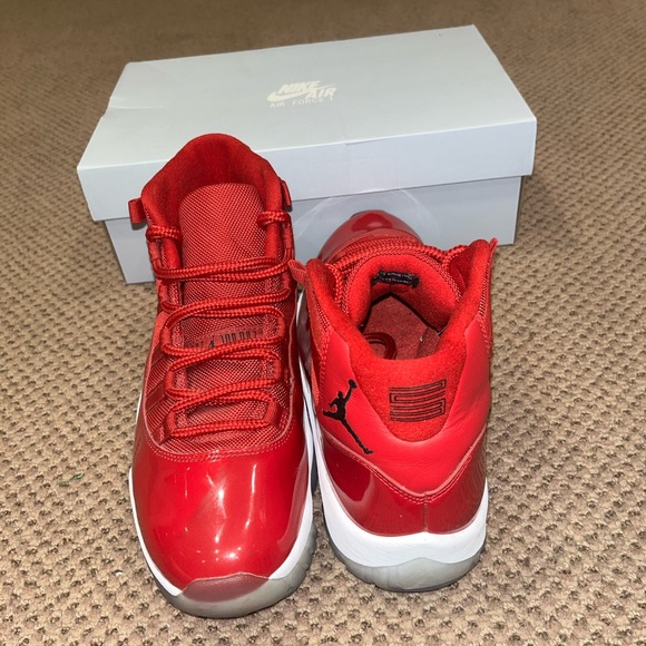 Jordan 11 retro - Picture 2 of 7